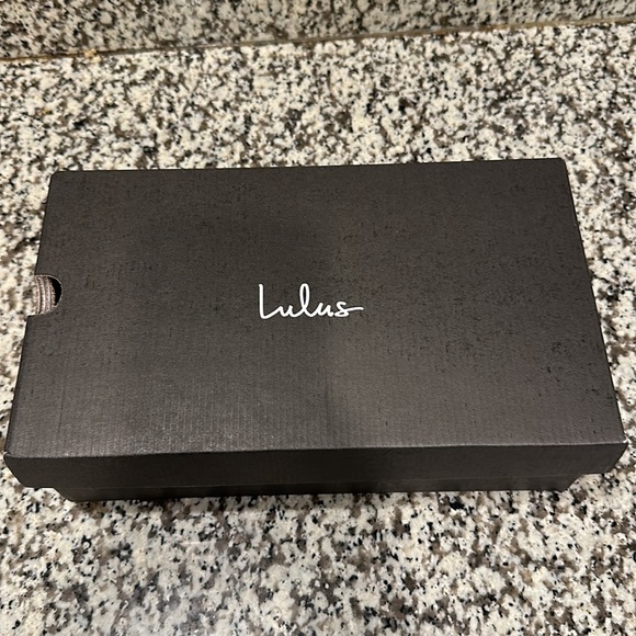 Lulu’s nude heels - Picture 7 of 7